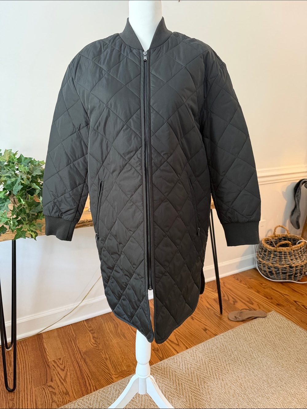 Like New Banana Republic Black Quilted Long Puffer Coat Size M